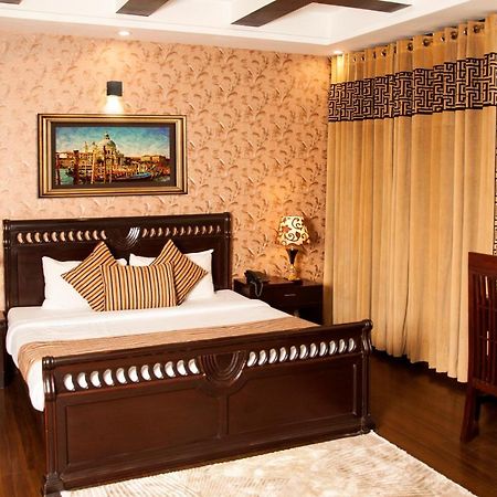 Royal Elegance Hotel Lahore Ngoại thất bức ảnh
