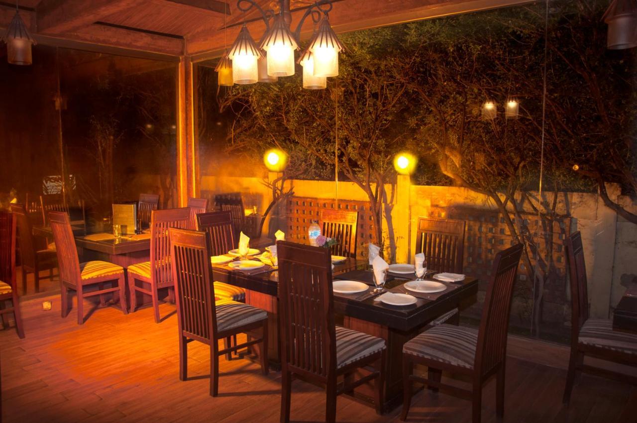 Royal Elegance Hotel Lahore Ngoại thất bức ảnh