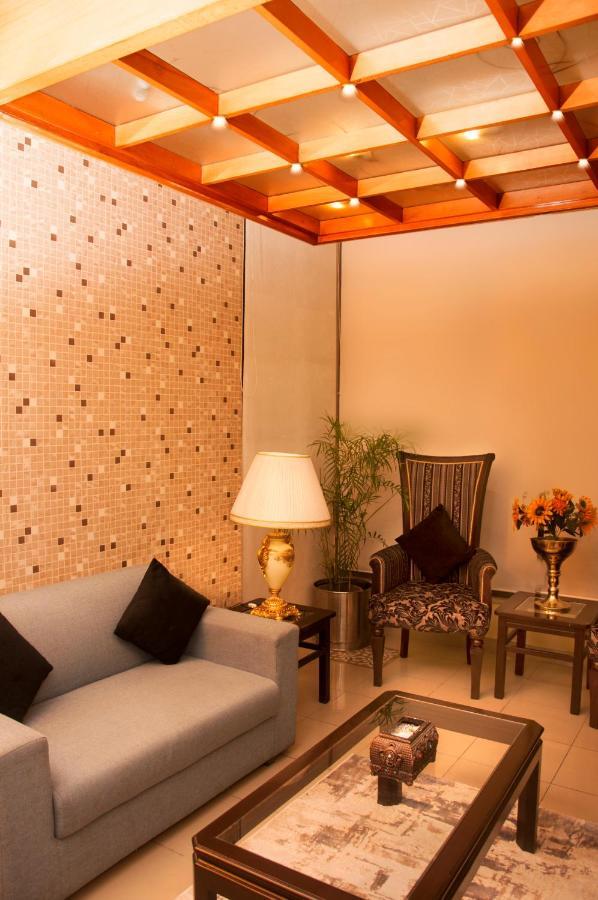 Royal Elegance Hotel Lahore Ngoại thất bức ảnh