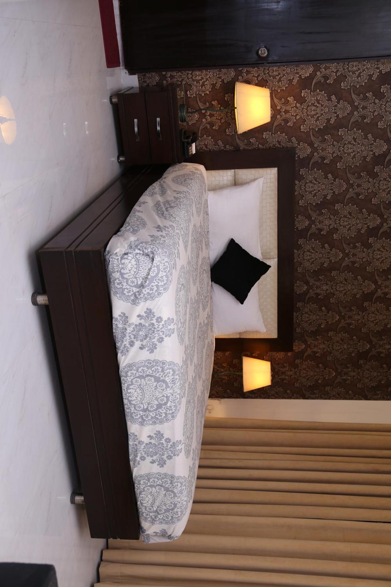 Royal Elegance Hotel Lahore Ngoại thất bức ảnh