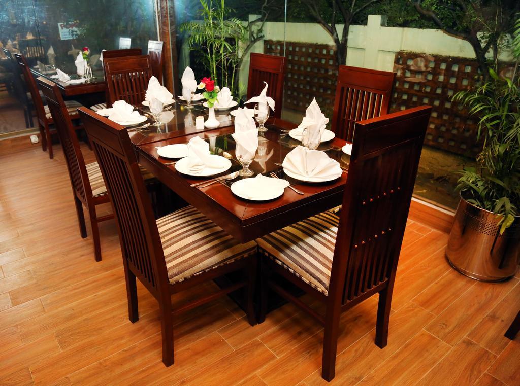 Royal Elegance Hotel Lahore Ngoại thất bức ảnh