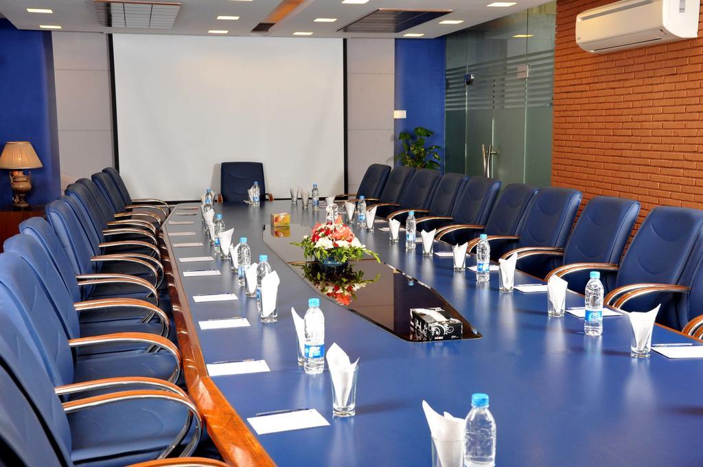Royal Elegance Hotel Lahore Ngoại thất bức ảnh