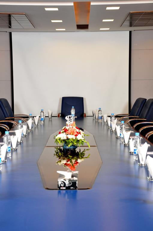 Royal Elegance Hotel Lahore Ngoại thất bức ảnh