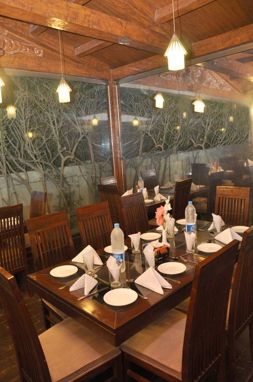 Royal Elegance Hotel Lahore Ngoại thất bức ảnh